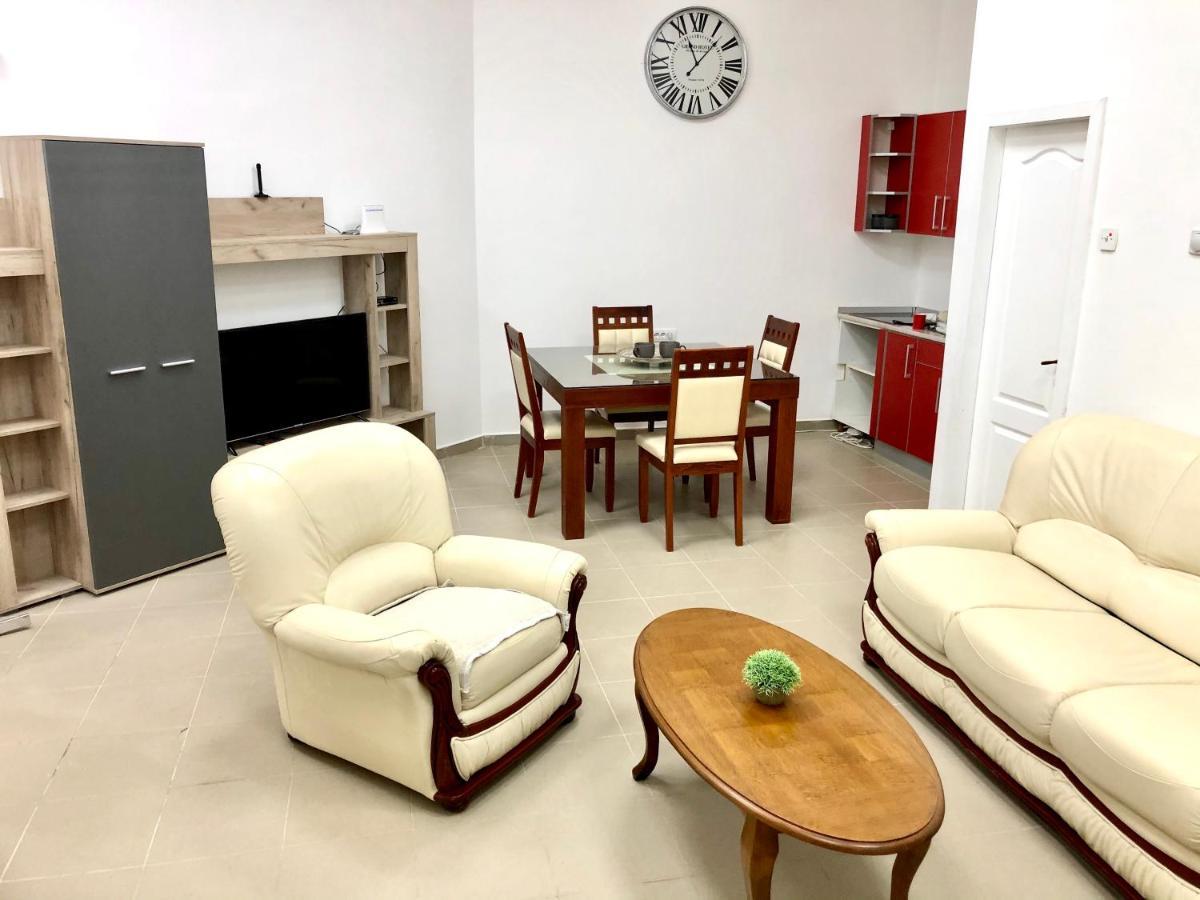 Apartment Tesla Pančevo Eksteriør billede